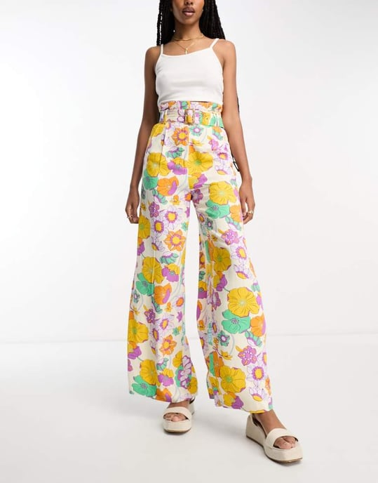 ASOS DESIGN Hög oversized blommig mönstrad papperstask midja vida byxor med linne i flera färger - Image 4