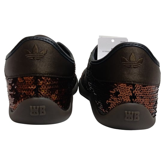 Adidas x Wales Bonner Karintha sneakers met pailletten in bruin satijn. - Image 2