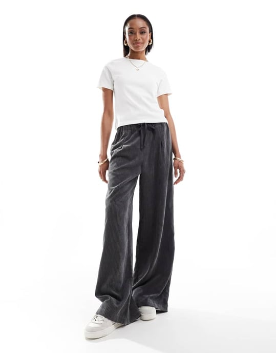 ASOS DESIGN Höga breda ben byxor i grått - Image 3