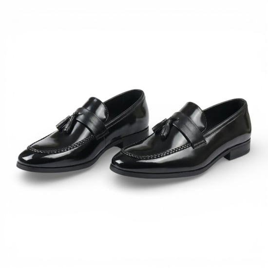 Herenschoenen in zwart met kwastjes, hoogglanzend lakleer, imitatieleer. - Image 2