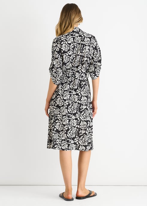 Zwarte midi-jurk met knoopsluiting en ceintuur - Image 4