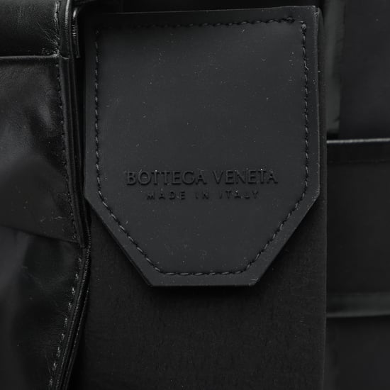 Tweedehands Candy Paper Kalfsleer Intrecciato Cassette Crossbody - Image 5