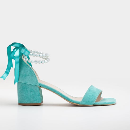 Illy Laag Block Hak Sandalen with Pearls - Image 1