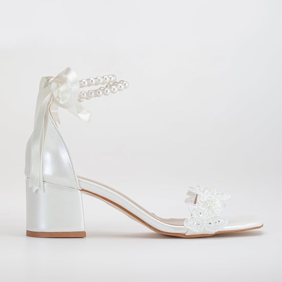Amber Lace Sandalen with Pearls - Image 2