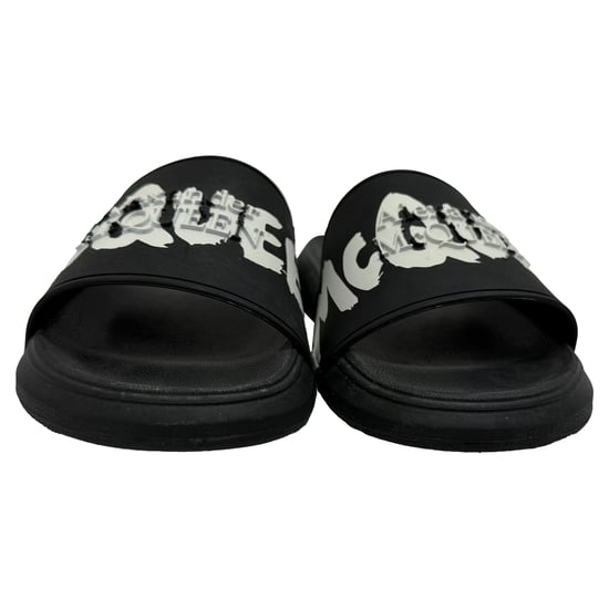 Alexander McQueen Graffiti Logo Slide Sandalen in Zwart Rubber - Image 2
