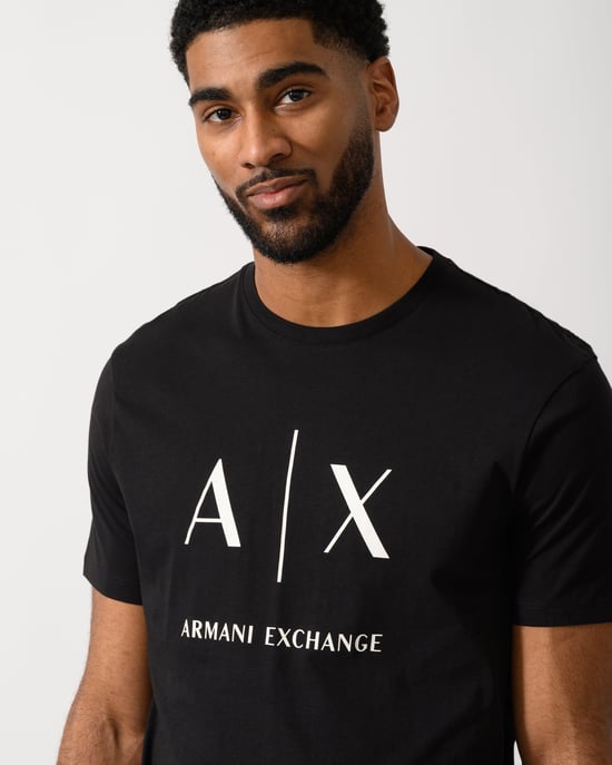 UC001 Slim-Fit T-Shirt in Zwart - Image 4