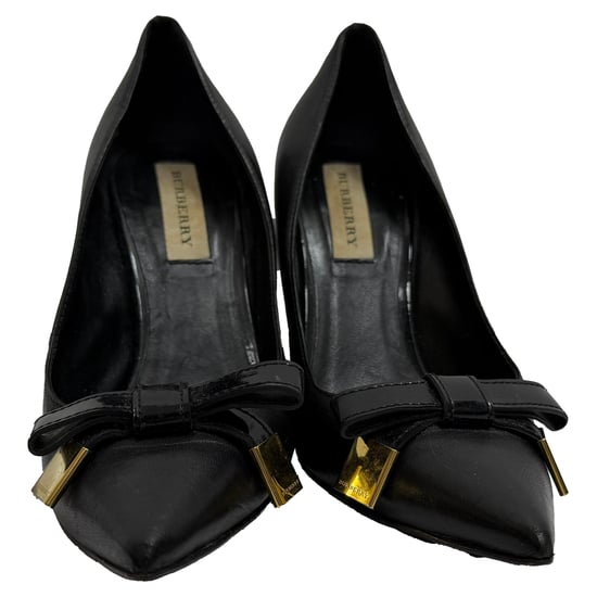 Burberry pumps met spitse neus en strikaccent in zwart leer - Image 2