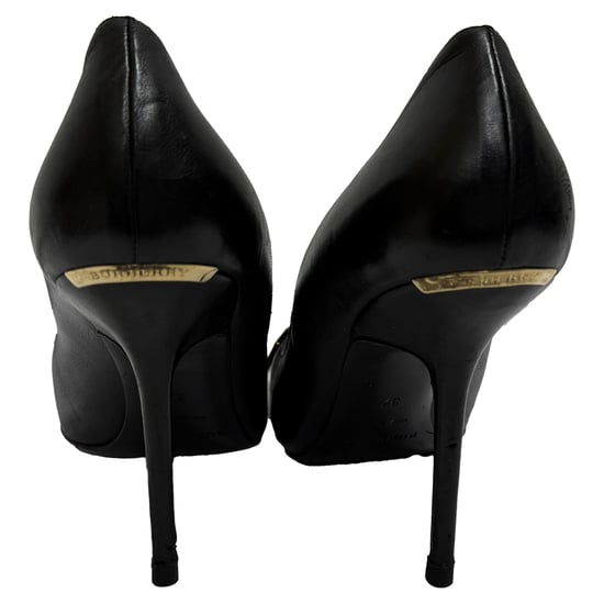 Burberry pumps met spitse neus en strikaccent in zwart leer - Image 3