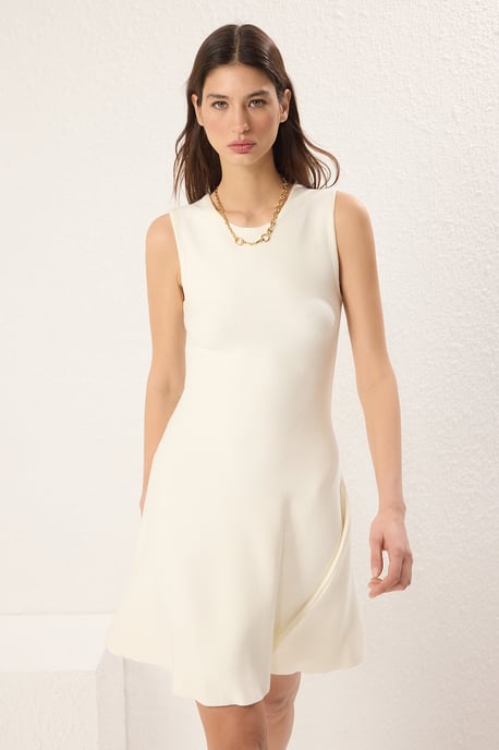 Ecrukleurige, rechte, mouwloze mini-jurk voor dames, geschikt voor dagelijks gebruik. - Image 4