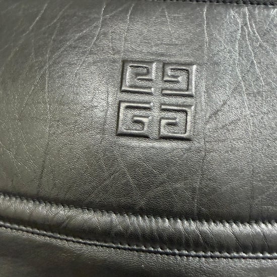 Givenchy rok met uitsnijdingen en reliëf in zwart leer - Image 2