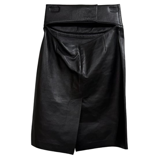 Givenchy rok met uitsnijdingen en reliëf in zwart leer - Image 3