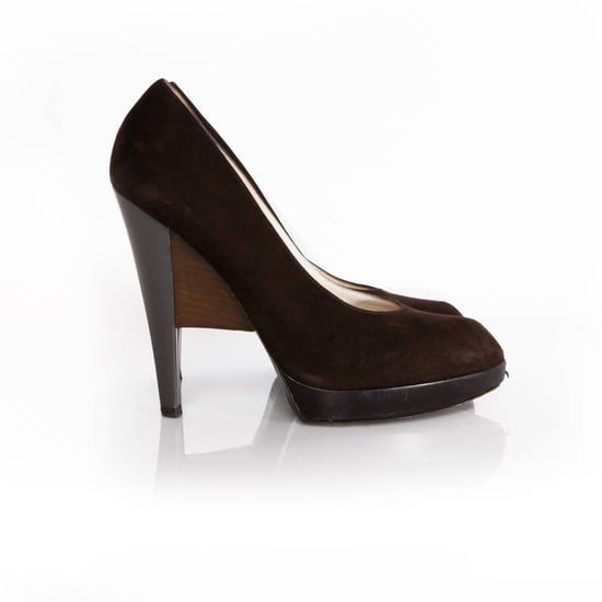 Yves Saint Laurent, suède pump met architectonische hak - Image 5