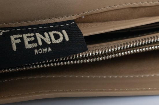 Fendi Hypnotize portemonnee van beige kalfsleer met dubbele vouw - Image 4