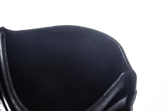 Gucci kaarthouder van zwart leer met monogramreliëf. - Image 3