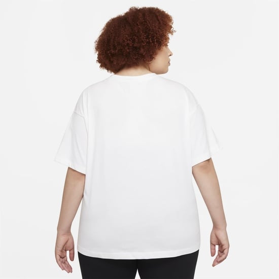 Dames Nike Essential Regular Fit Crew Neck T-shirt in Wit/Zwart - Image 2
