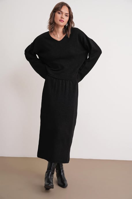 V-hals Breisel Sweater & Rok Co-ord Set - Image 3