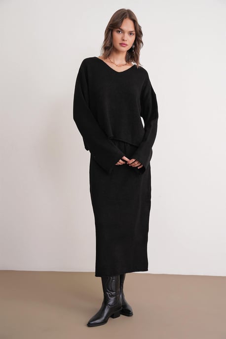 V-hals Breisel Sweater & Rok Co-ord Set - Image 5
