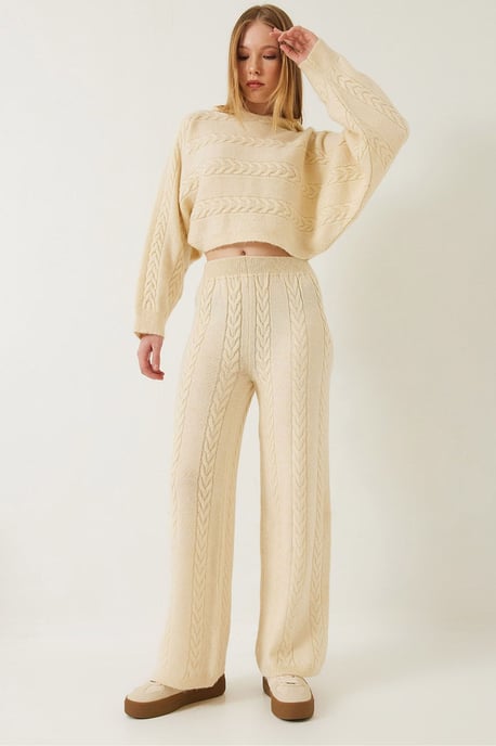 Textured Knitwear Cropped Sweater en Brede Pantalon Co-Ord Set - Image 1
