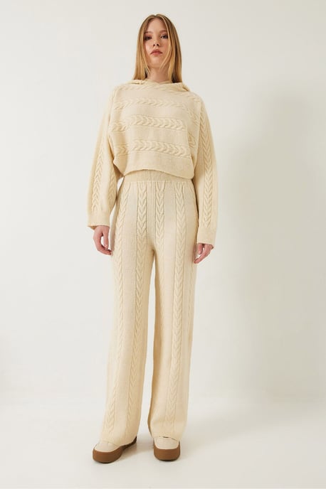 Textured Knitwear Cropped Sweater en Brede Pantalon Co-Ord Set - Image 2