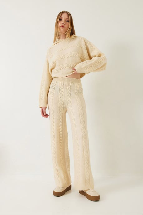 Textured Knitwear Cropped Sweater en Brede Pantalon Co-Ord Set - Image 3