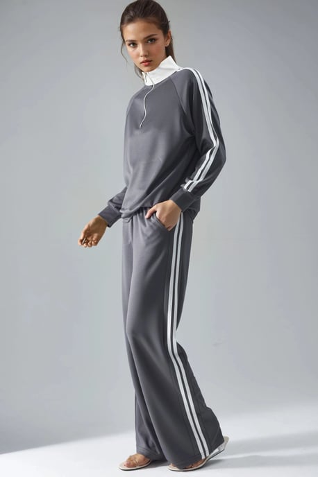 Modal Touch Brede Pijpen Gestreepte Tweedelige Co-ord Set met Ritskraag - Image 1