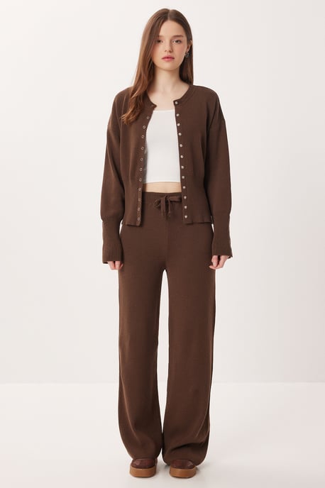 Geribbeld Brei Co-Ord Set met Knopen Sluiting - Image 3