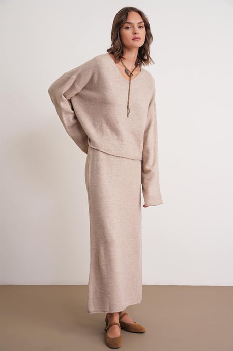 V-hals Trui en Rok Co-ord Set - Image 2