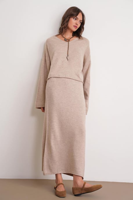 V-hals Trui en Rok Co-ord Set - Image 3