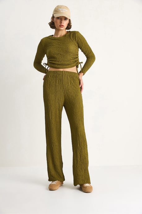 Aansluitende Twee-delige Coördinaten Set met Uitlopende Broek - Image 3