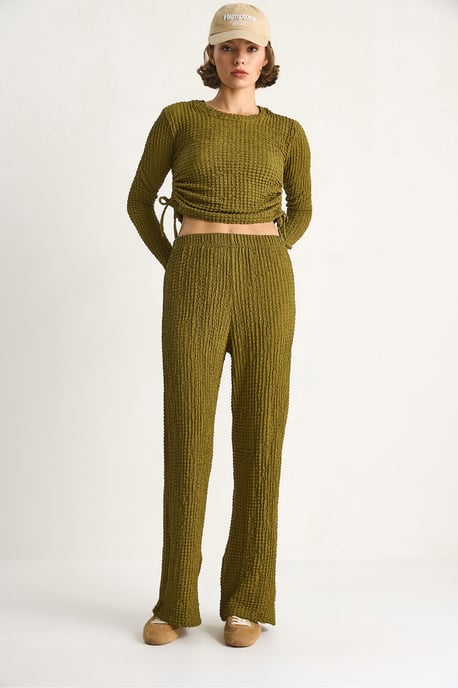 Aansluitende Twee-delige Coördinaten Set met Uitlopende Broek - Image 4