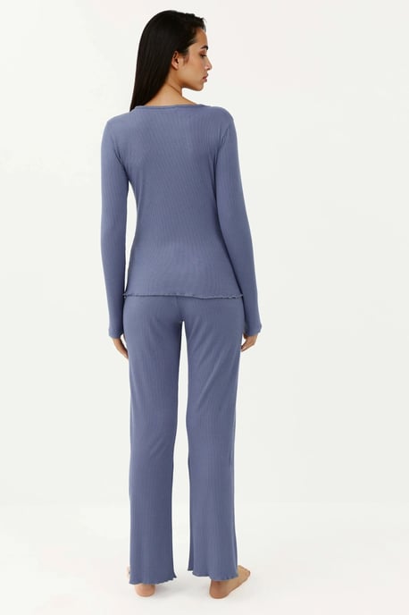 V-hals Wijde Pijpen Pyjama Set met Knoopdetail - Image 4