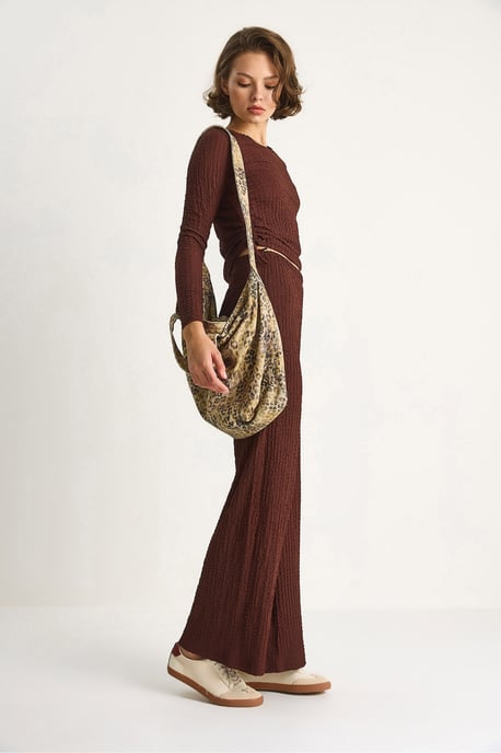 Aansluitende Twee-delige Co-ord Set met Flared Broek - Image 3