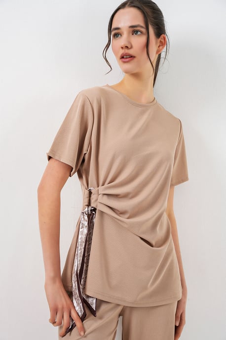 Crew Neck Strikdetail Geribbelde Co-Ord Set met Wijde Pantalons - Image 2