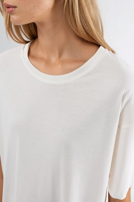 T-shirt met ronde hals en korte mouwen met schoorsteenaccenten - Image 6