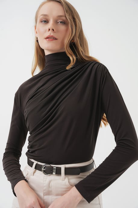 Fitted Colblouse met Drapé Detail - Image 3