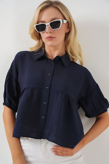 Losse Cropped Overhemd met Knopen en Shirtkraag - Image 1