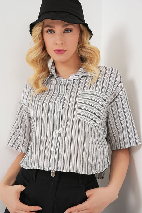 Gestreepte Cropped Shirt met Zak - Image 1