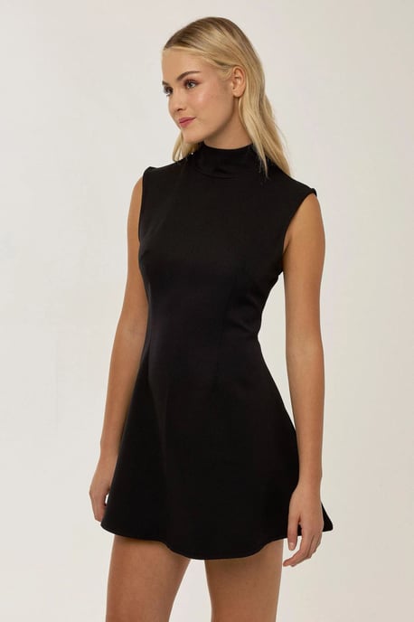 Halsloze Zwarte Mini-jurk - Image 1