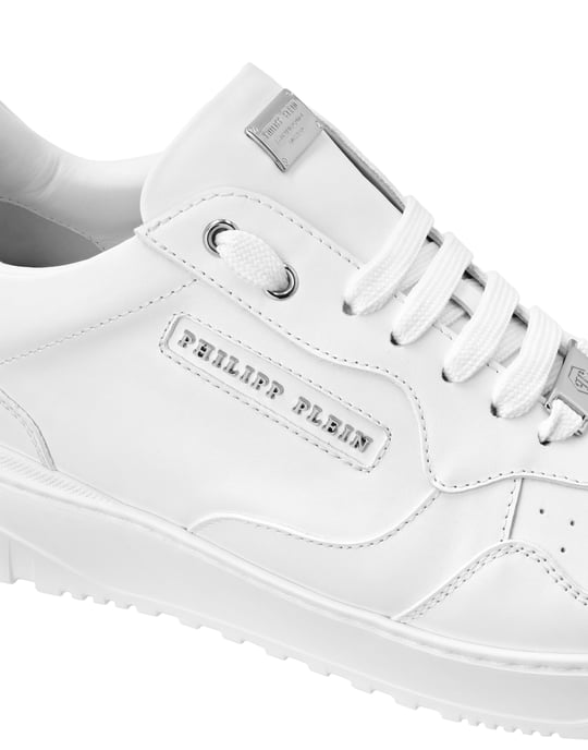 Lo-Top Sneakers Lettering - Image 2