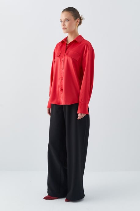 Satin Knopblouse met Pocketdetail - Image 2