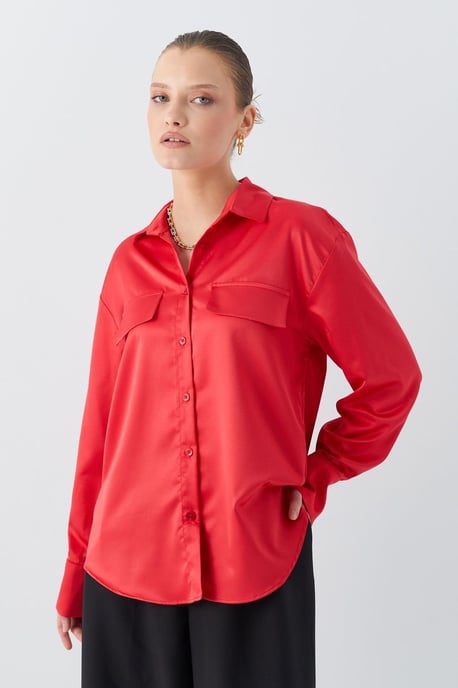 Satin Knopblouse met Pocketdetail - Image 3