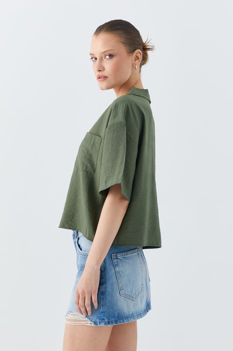 Losse Pasvorm Knopshirt met Korte Mouwen en Zak - Image 5