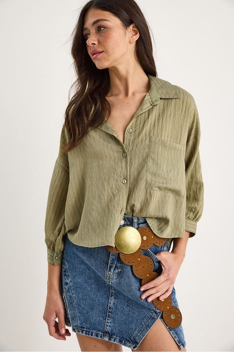Gestructureerde Gestreepte Cropped Shirt met Knopen en Zak - Image 3