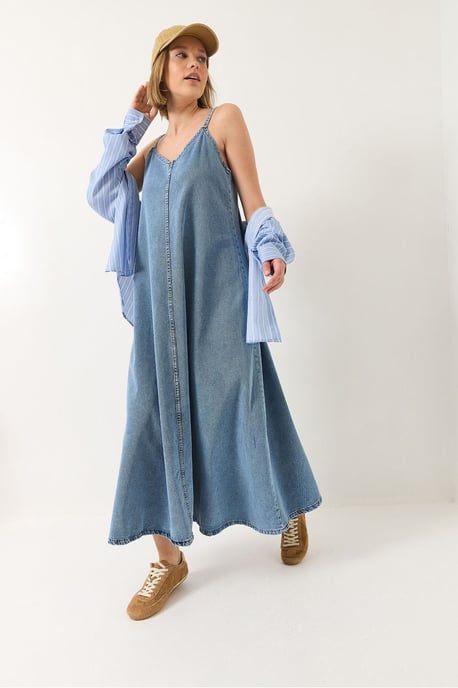 Maxi V-hals Denim Jurk met Knopen Sluiting - Image 2