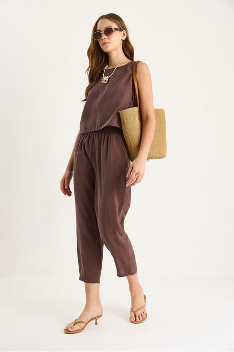 Mouwloze Crewneck Blouse en Carrof Fıt Broekset - Image 4