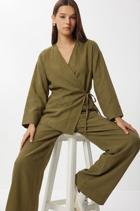 Hoge Taille Wijde Broek & V-Hals Blouse met Strikdetail Set - Image 1