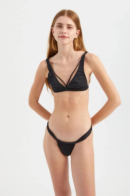 Effen Strapless Triangle Bikini Set met Braziliaanse Bovenkant - Image 1