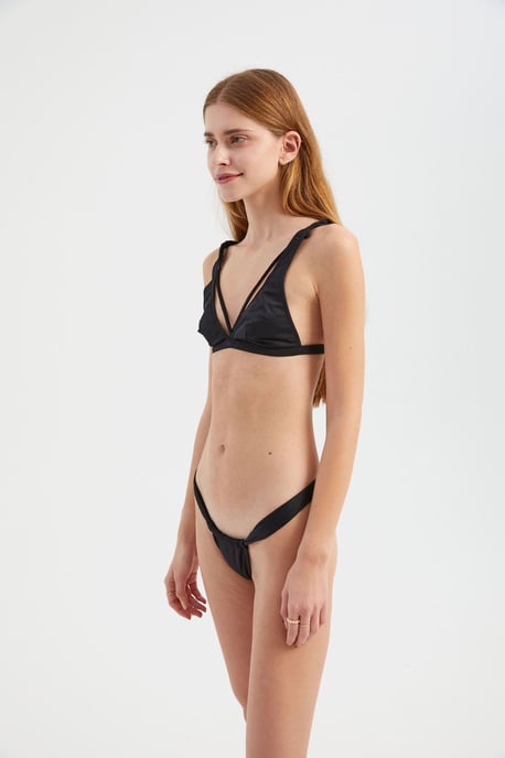 Effen Strapless Triangle Bikini Set met Braziliaanse Bovenkant - Image 3