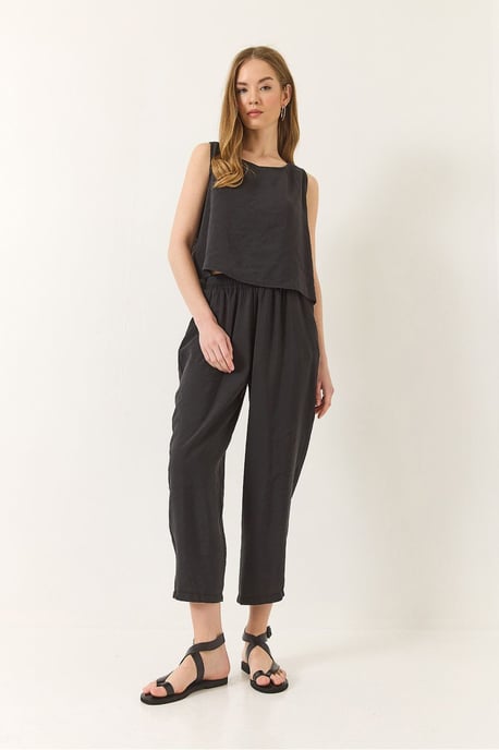 Mouwloze Crewneck Blouse en Carrof Fit Broek Set - Image 2