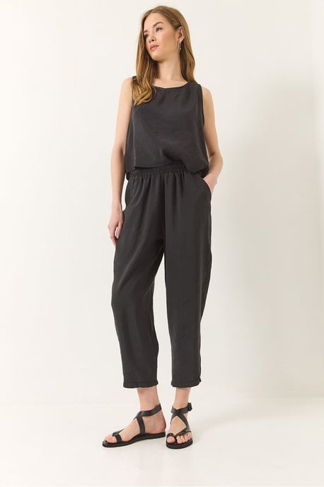 Mouwloze Crewneck Blouse en Carrof Fit Broek Set - Image 4
